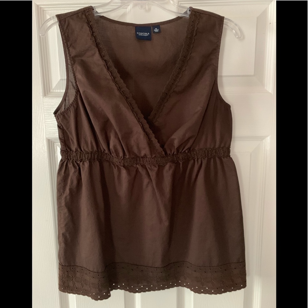 Sleeveless brown top